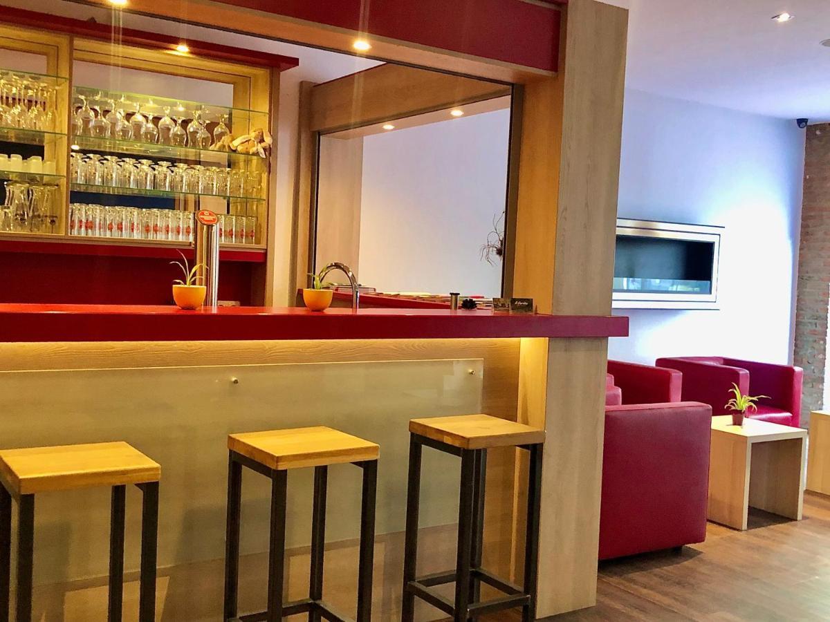 Montana Hotel Koeln-Bonn Airport トロイスドルフ エクステリア 写真