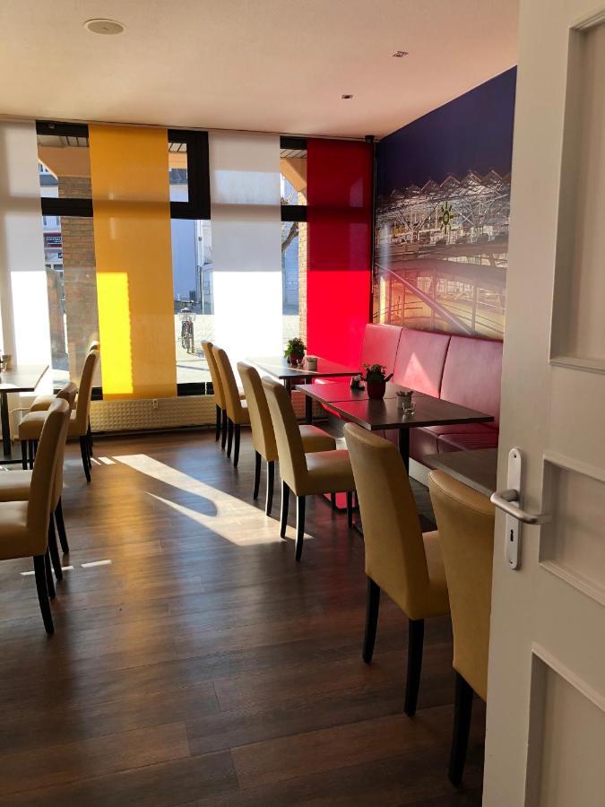 Montana Hotel Koeln-Bonn Airport トロイスドルフ エクステリア 写真
