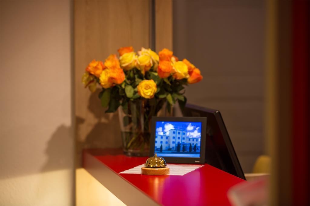 Montana Hotel Koeln-Bonn Airport トロイスドルフ エクステリア 写真